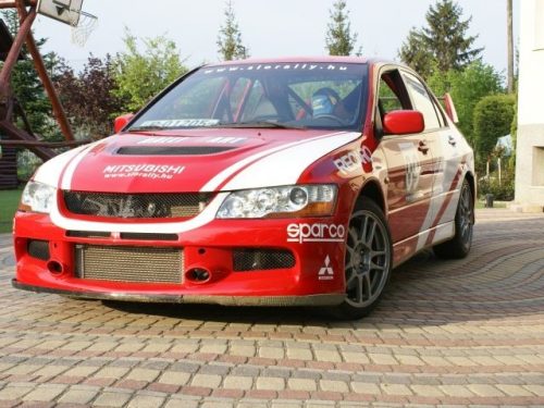 8 körös Mitsubishi Lancer EVO rally autó élményvezetés utalvány