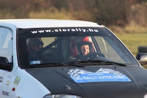 30 perces rally autó élményvezetés GYEREKEKNEK BMW DRIFT Taxival